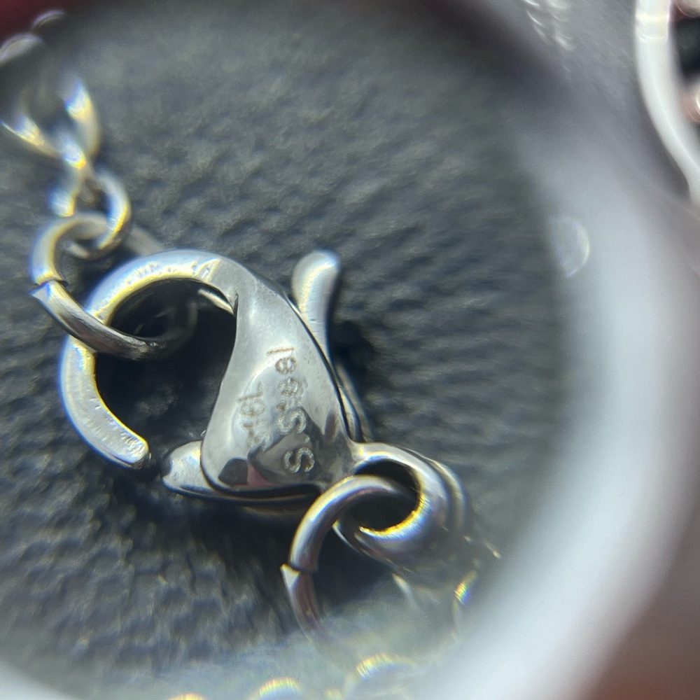 Sterling silver bumble bee on honeycomb pendant on s steel chain necklace - Picture 7 of 10
